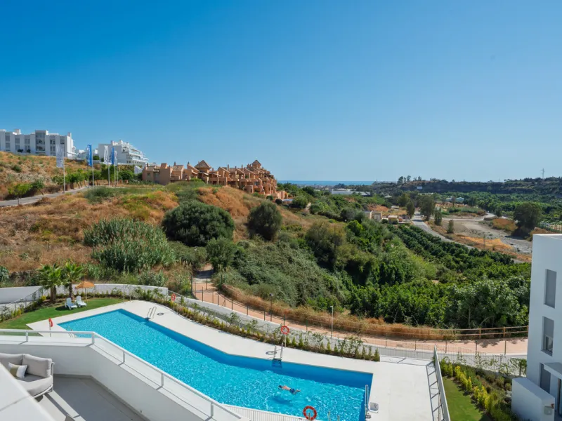 Apartment - Penthouse в продаже в Estepona, Málaga. В доме 3 спален и 2 ванных комнат. Площадь дома 104 м²