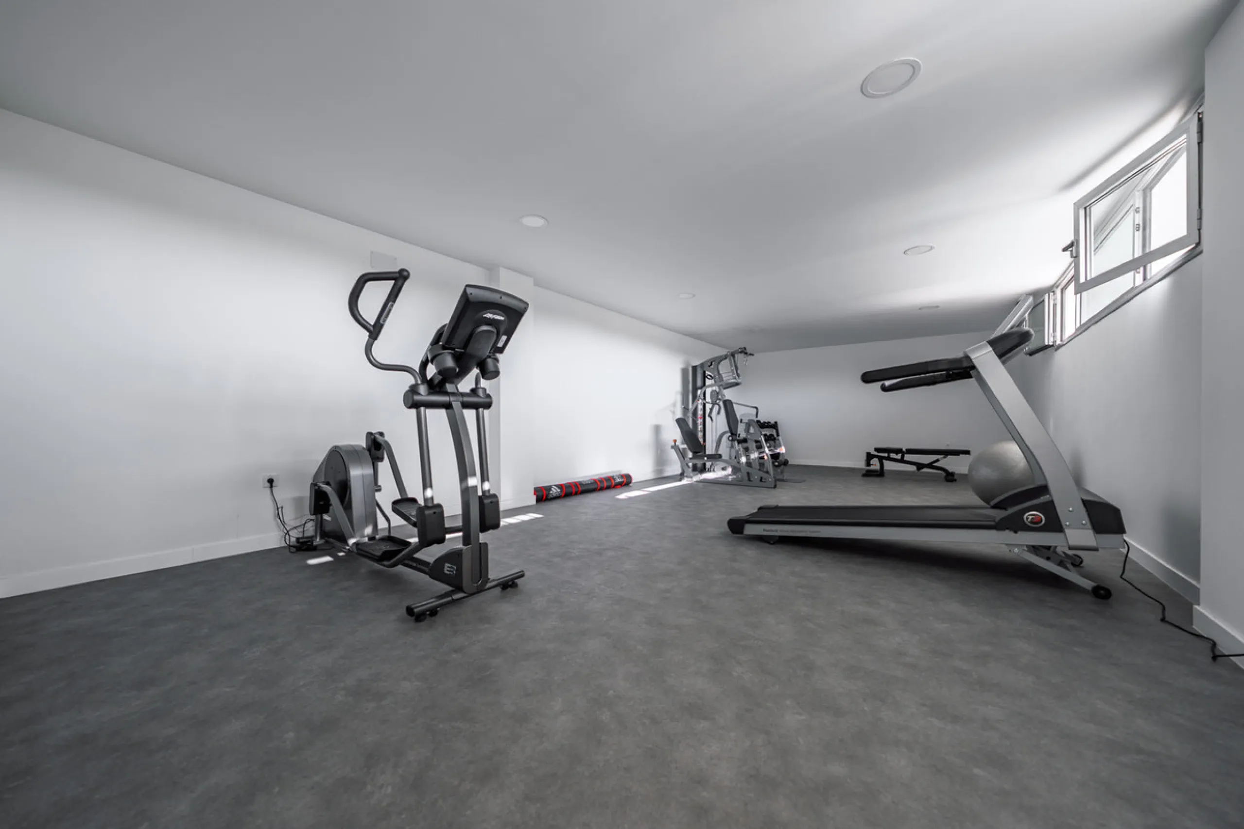 Apartment - Penthouse в продаже в Estepona, Málaga. В доме 3 спален и 2 ванных комнат. Площадь дома 104 м²