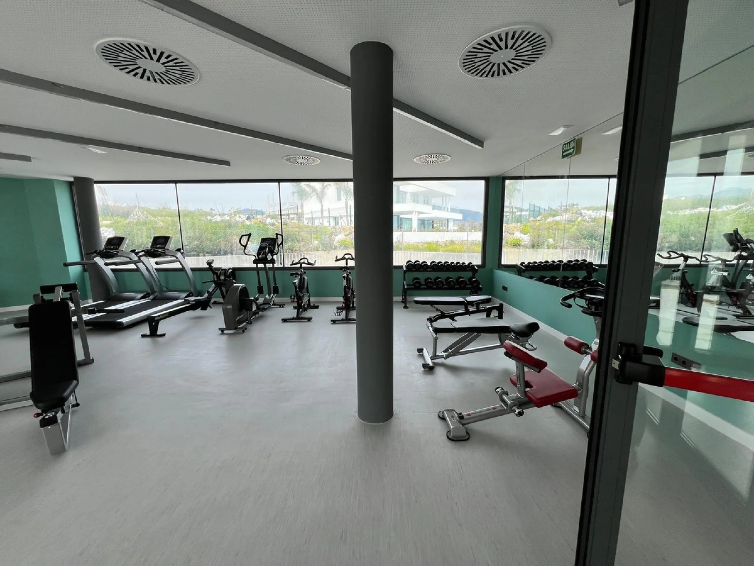 Apartment - Penthouse в продаже в Estepona, Málaga. В доме 3 спален и 2 ванных комнат. Площадь дома 104 м²