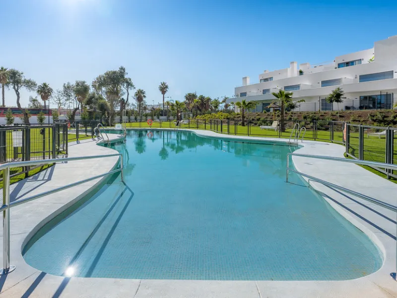 Apartment - Penthouse в продаже в Estepona, Málaga. В доме 3 спален и 2 ванных комнат. Площадь дома 123 м²