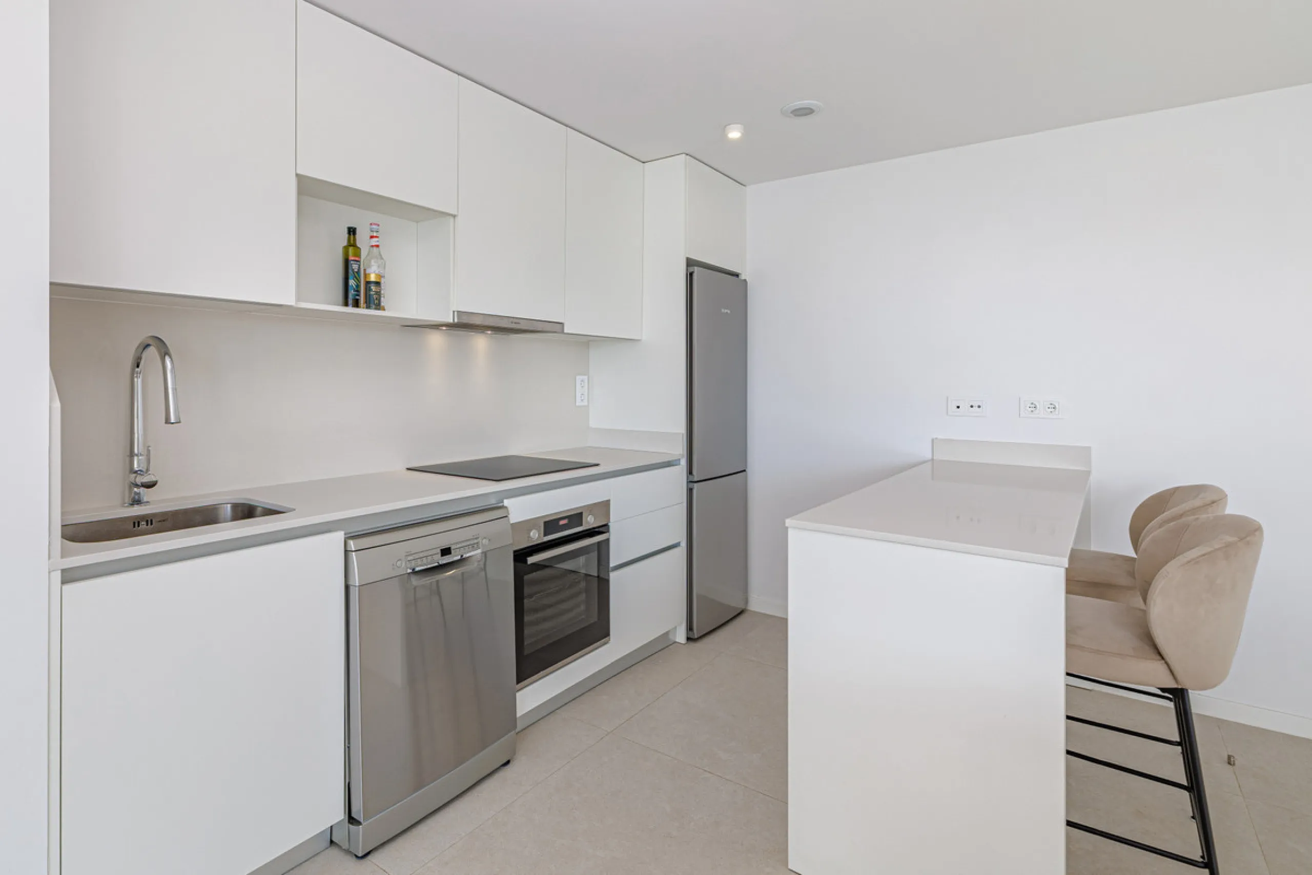Apartment - Penthouse в продаже в Estepona, Málaga. В доме 3 спален и 2 ванных комнат. Площадь дома 123 м²