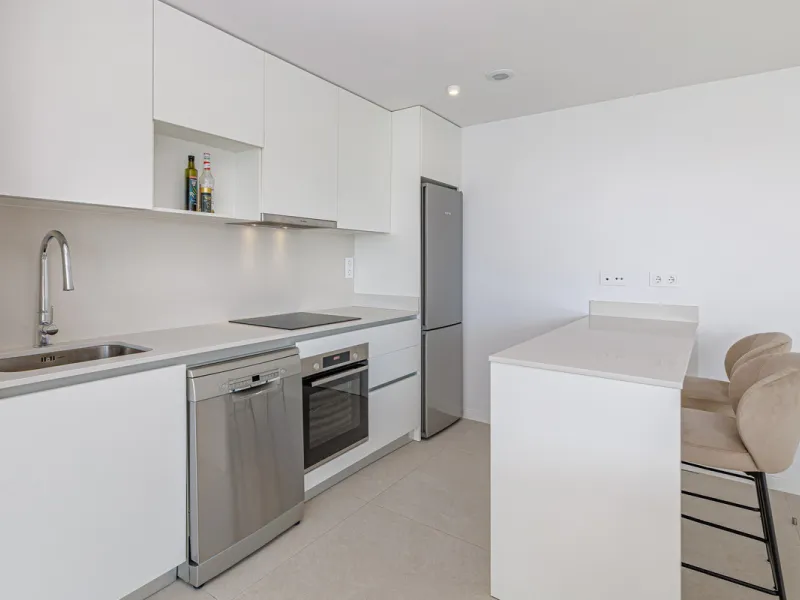 Apartment - Penthouse в продаже в Estepona, Málaga. В доме 3 спален и 2 ванных комнат. Площадь дома 123 м²