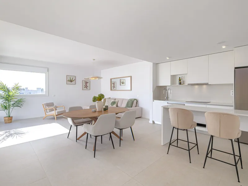 Apartment - Penthouse в продаже в Estepona, Málaga. В доме 3 спален и 2 ванных комнат. Площадь дома 123 м²