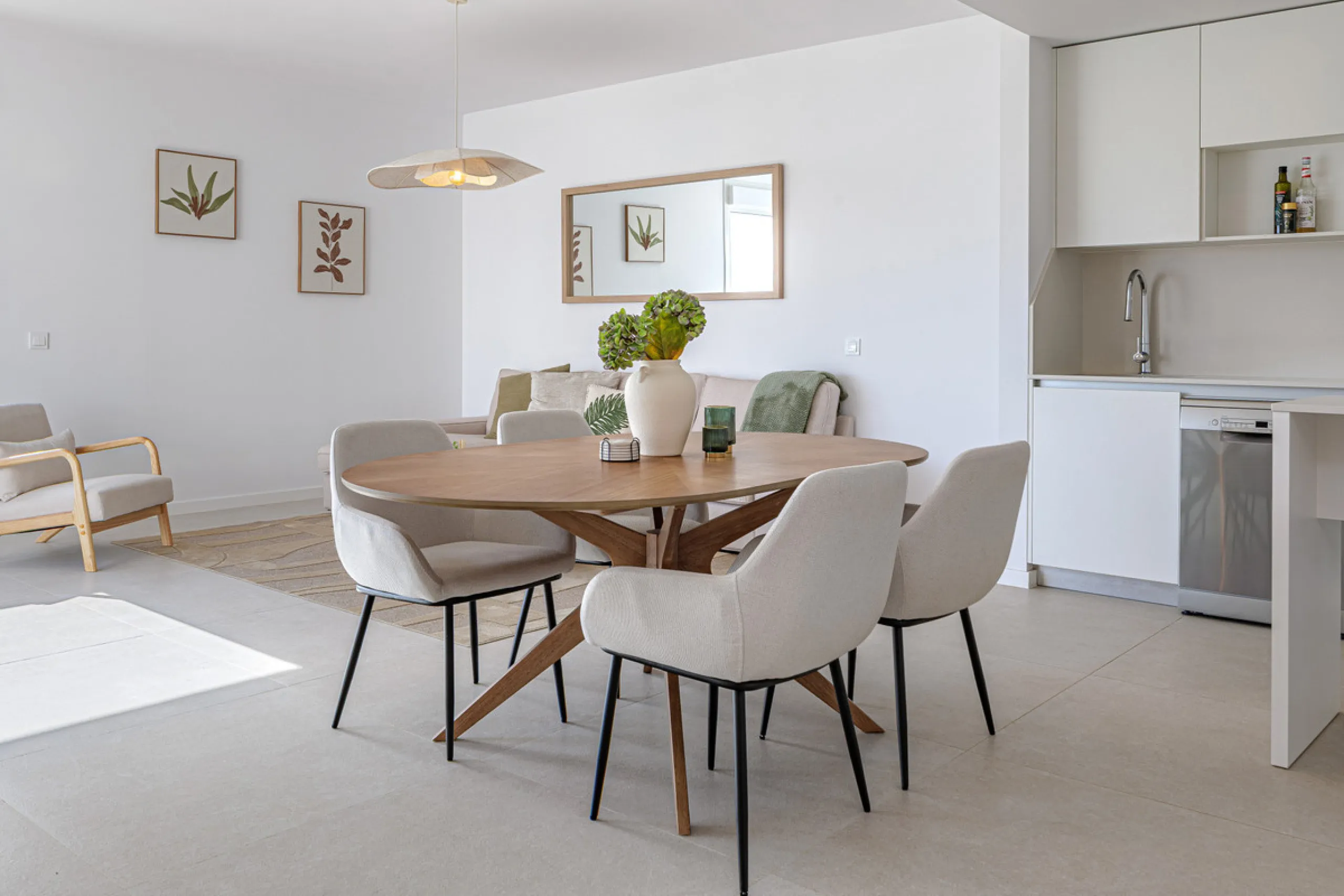 Apartment - Penthouse в продаже в Estepona, Málaga. В доме 3 спален и 2 ванных комнат. Площадь дома 123 м²