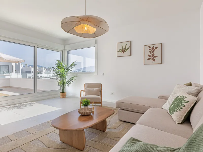 Apartment - Penthouse в продаже в Estepona, Málaga. В доме 3 спален и 2 ванных комнат. Площадь дома 123 м²