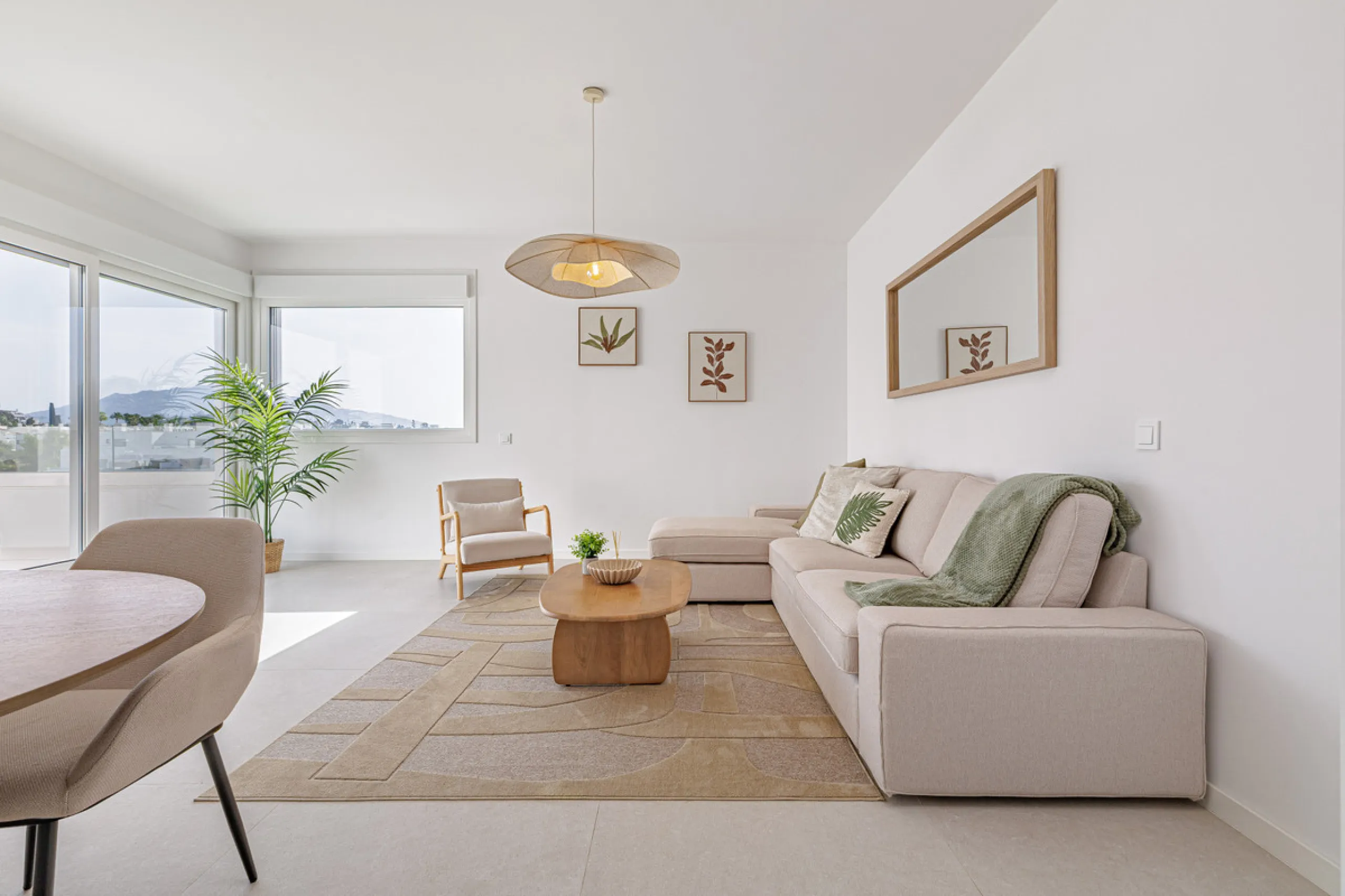 Apartment - Penthouse в продаже в Estepona, Málaga. В доме 3 спален и 2 ванных комнат. Площадь дома 123 м²