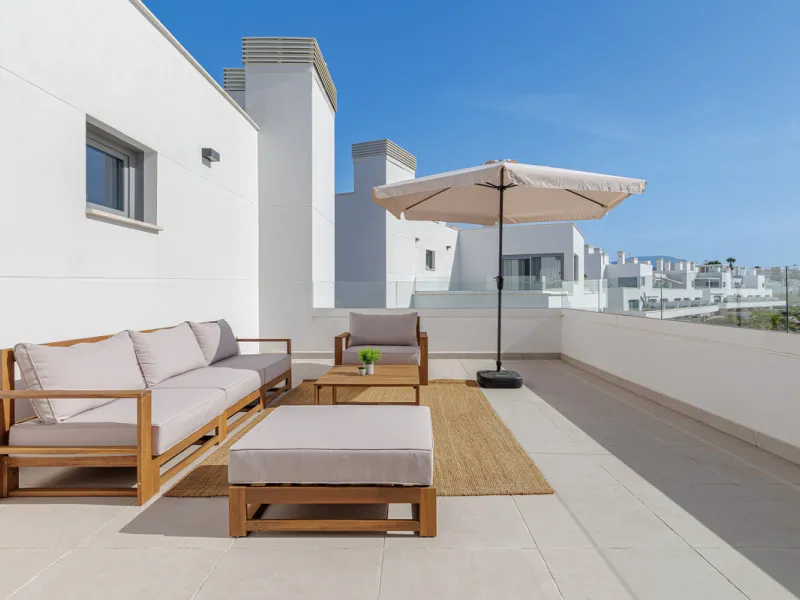 Apartment - Penthouse в продаже в Estepona, Málaga. В доме 3 спален и 2 ванных комнат. Площадь дома 123 м²