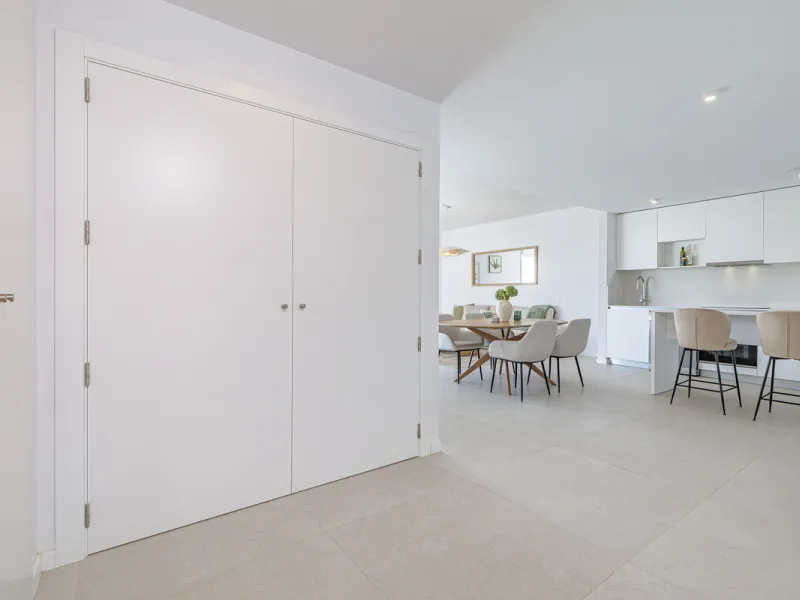 Apartment - Penthouse в продаже в Estepona, Málaga. В доме 3 спален и 2 ванных комнат. Площадь дома 123 м²
