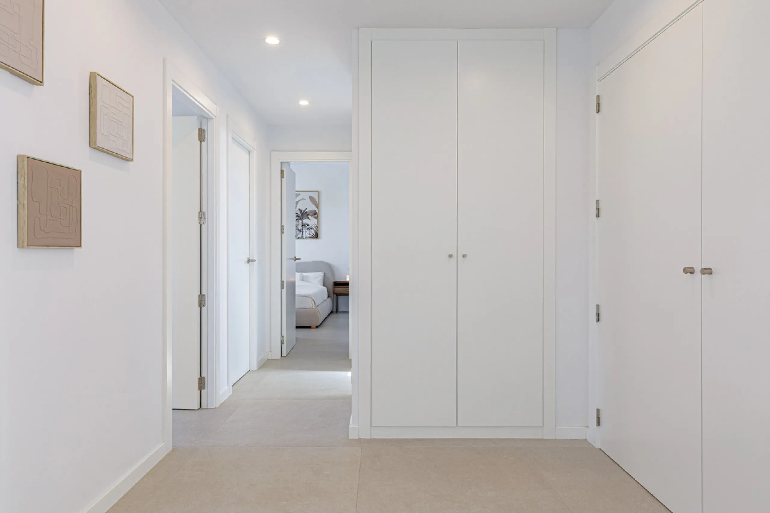 Apartment - Penthouse в продаже в Estepona, Málaga. В доме 3 спален и 2 ванных комнат. Площадь дома 123 м²