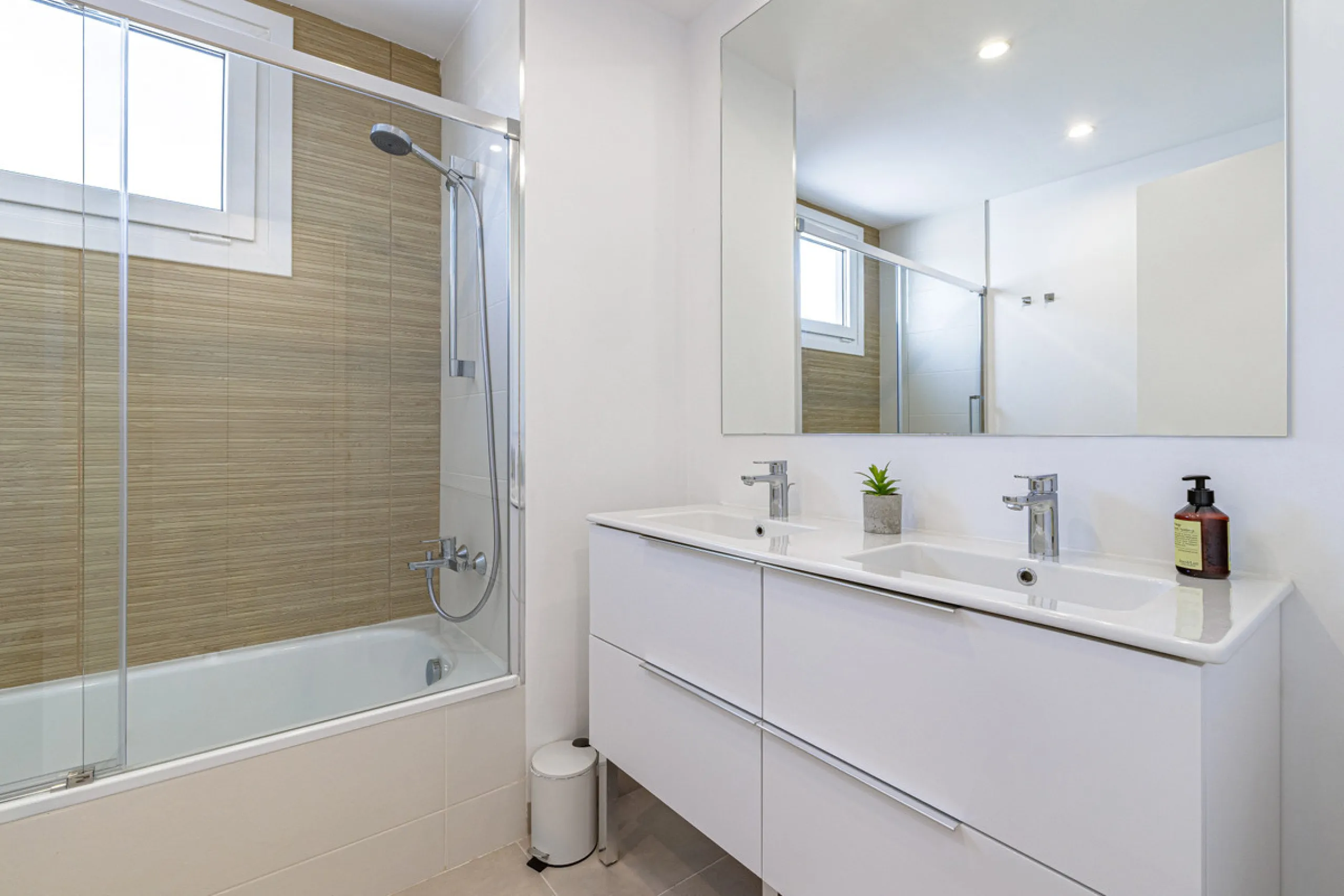 Apartment - Penthouse в продаже в Estepona, Málaga. В доме 3 спален и 2 ванных комнат. Площадь дома 123 м²