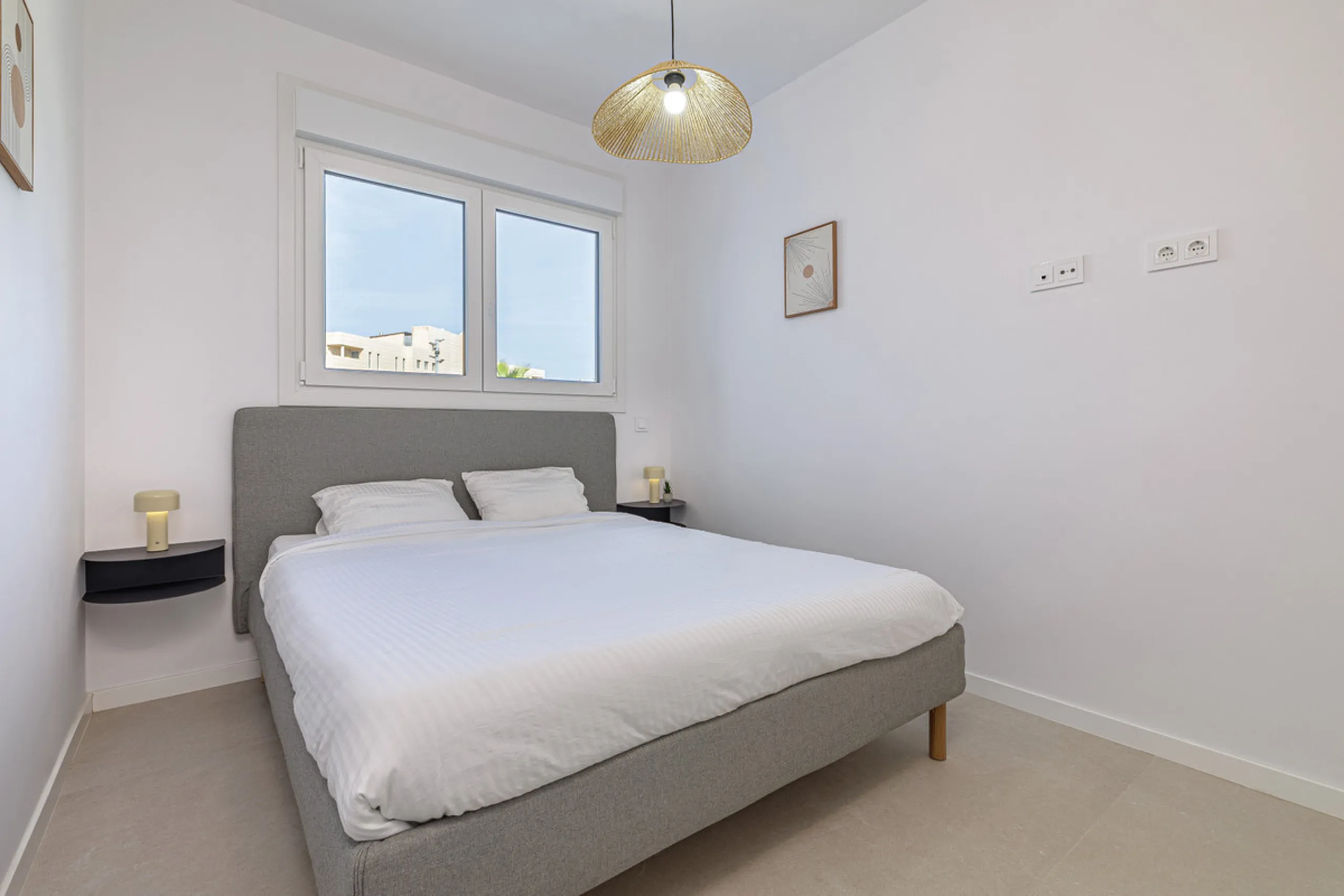 Apartment - Penthouse в продаже в Estepona, Málaga. В доме 3 спален и 2 ванных комнат. Площадь дома 123 м²