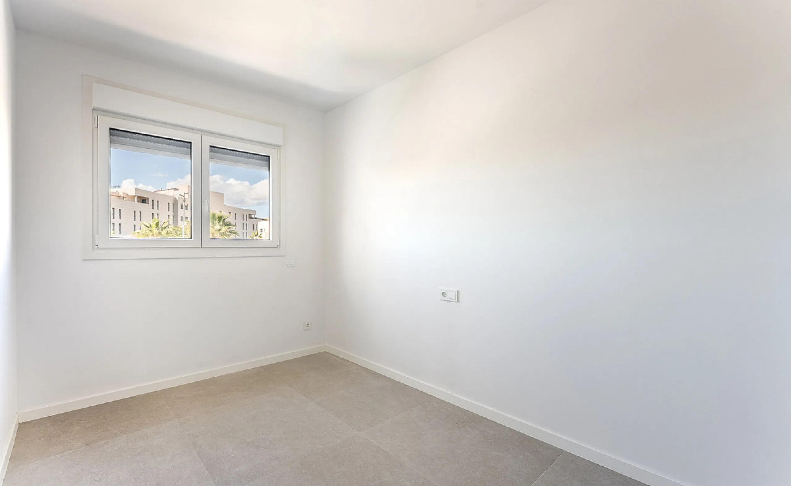 Apartment - Penthouse в продаже в Estepona, Málaga. В доме 3 спален и 2 ванных комнат. Площадь дома 123 м²