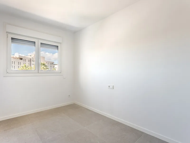 Apartment - Penthouse в продаже в Estepona, Málaga. В доме 3 спален и 2 ванных комнат. Площадь дома 123 м²