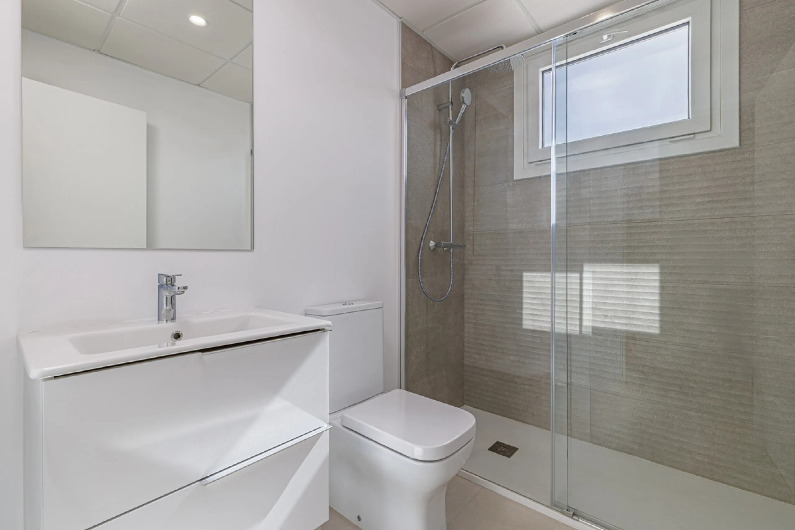 Apartment - Penthouse в продаже в Estepona, Málaga. В доме 3 спален и 2 ванных комнат. Площадь дома 123 м²