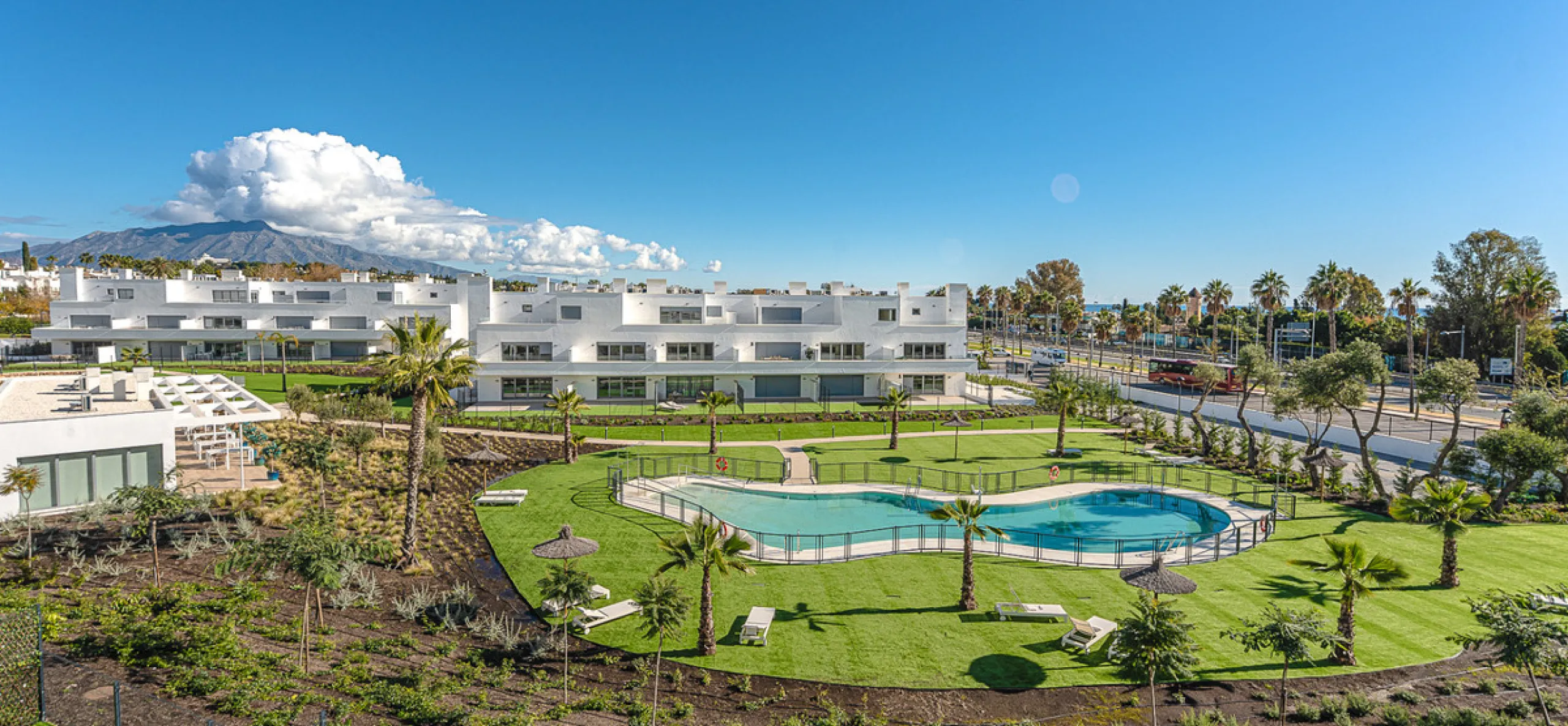 Apartment - Penthouse в продаже в Estepona, Málaga. В доме 3 спален и 2 ванных комнат. Площадь дома 123 м²