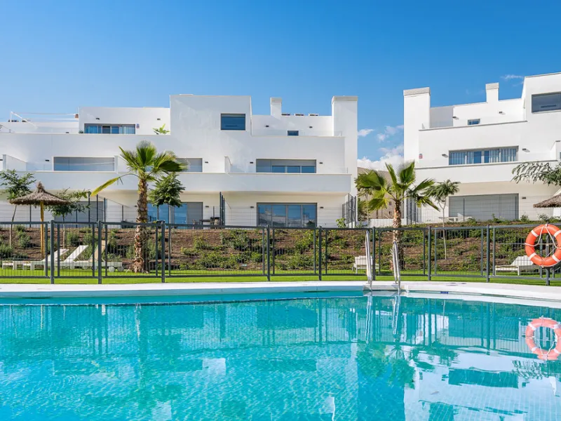 Apartment - Penthouse в продаже в Estepona, Málaga. В доме 3 спален и 2 ванных комнат. Площадь дома 123 м²