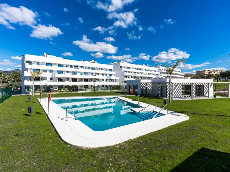 Apartment - Ground Floor Apartment в продаже в Estepona, Málaga. В доме 2 спален и 2 ванных комнат. Площадь дома 110 м²