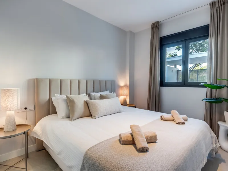 Apartment - Ground Floor Apartment в продаже в Estepona, Málaga. В доме 2 спален и 2 ванных комнат. Площадь дома 110 м²