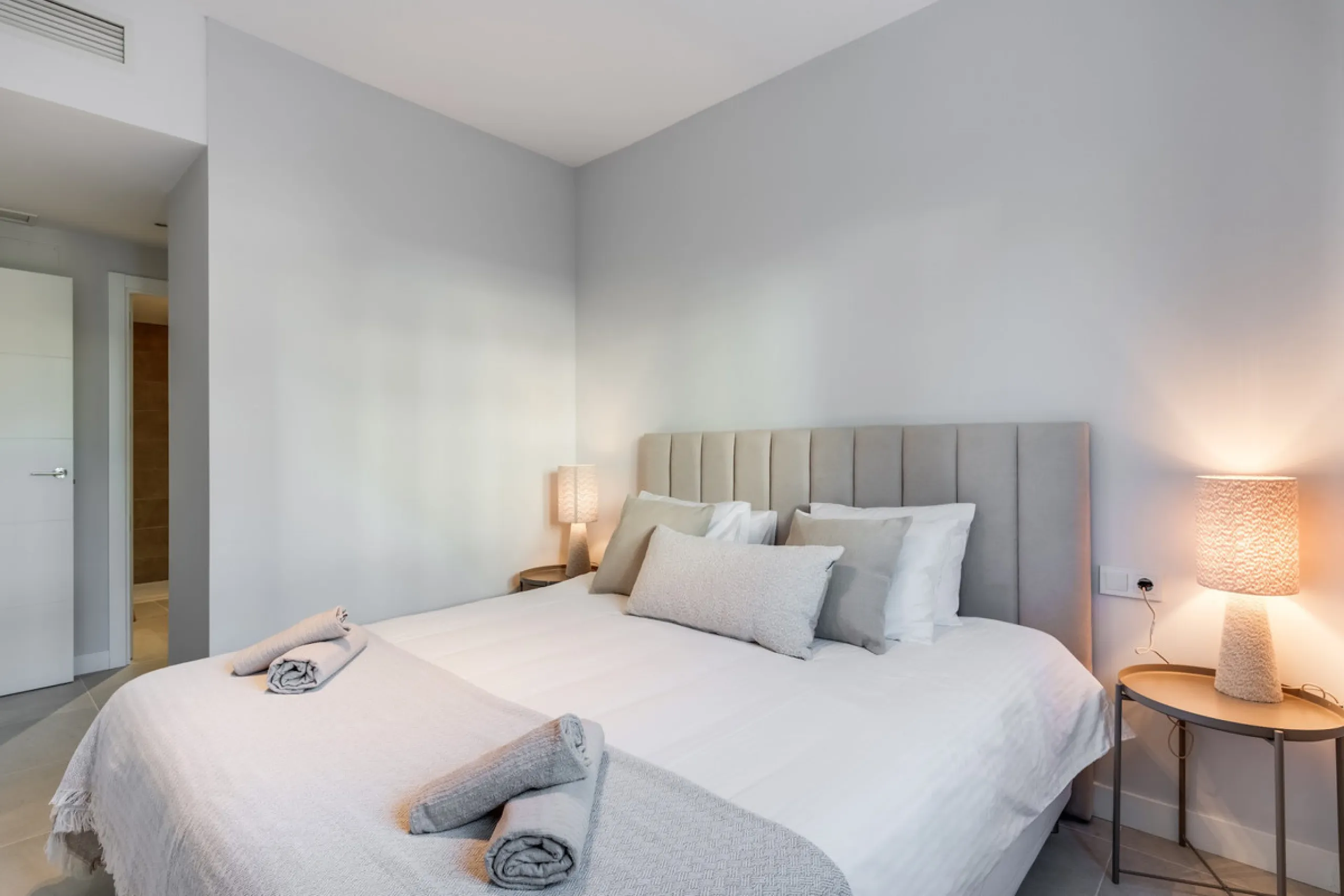 Apartment - Ground Floor Apartment в продаже в Estepona, Málaga. В доме 2 спален и 2 ванных комнат. Площадь дома 110 м²