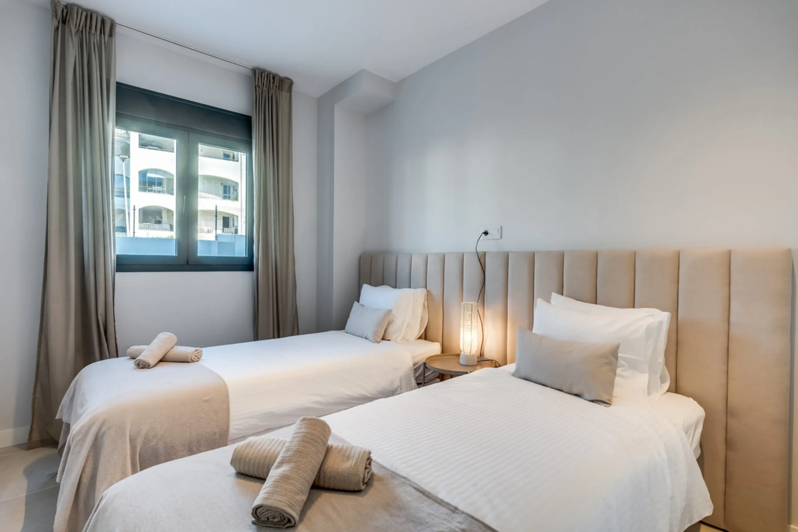 Apartment - Ground Floor Apartment в продаже в Estepona, Málaga. В доме 2 спален и 2 ванных комнат. Площадь дома 110 м²