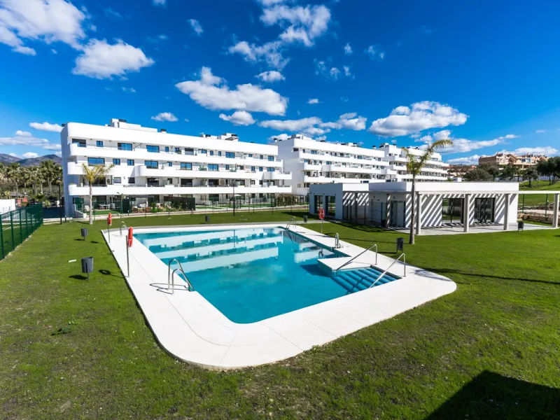 Apartment - Ground Floor Apartment в продаже в Estepona, Málaga. В доме 2 спален и 2 ванных комнат. Площадь дома 110 м²