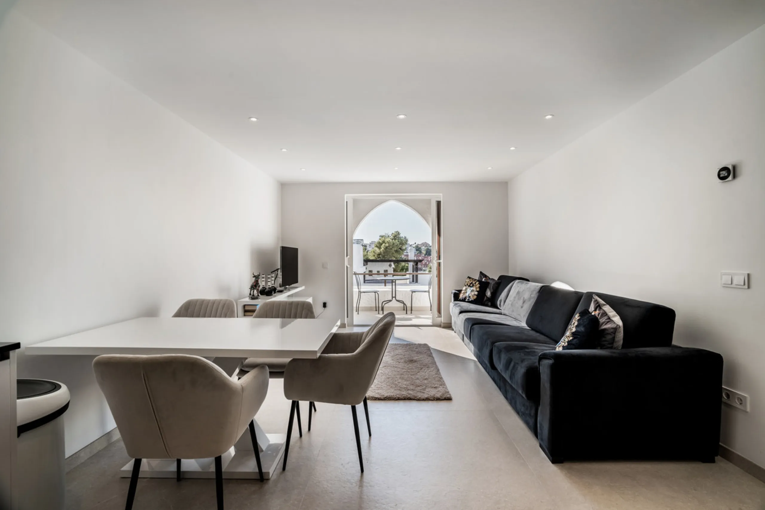 Apartment - Penthouse Duplex в продаже в Marbella, Málaga. В доме 3 спален и 2 ванных комнат. Площадь дома 105 м²