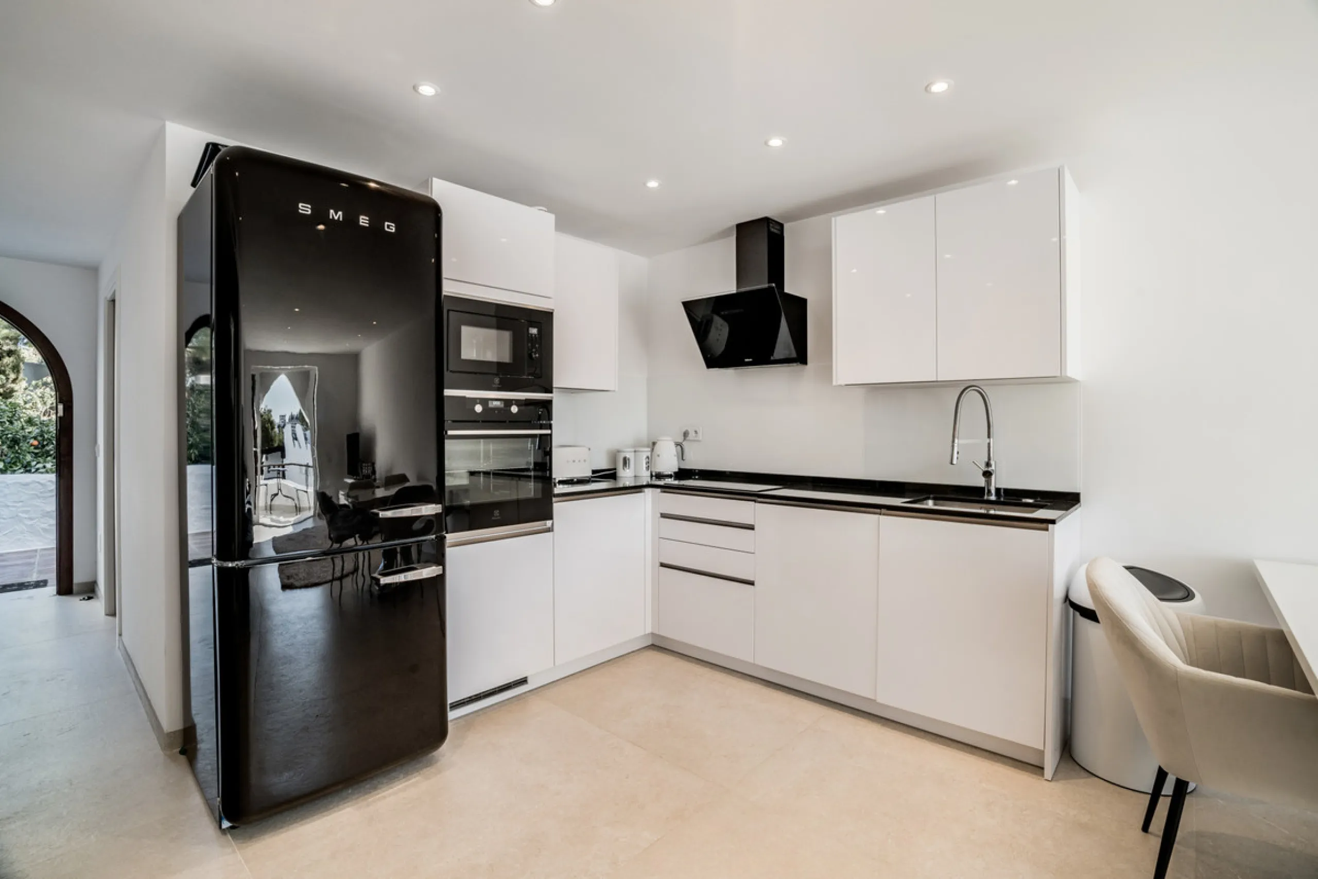 Apartment - Penthouse Duplex в продаже в Marbella, Málaga. В доме 3 спален и 2 ванных комнат. Площадь дома 105 м²