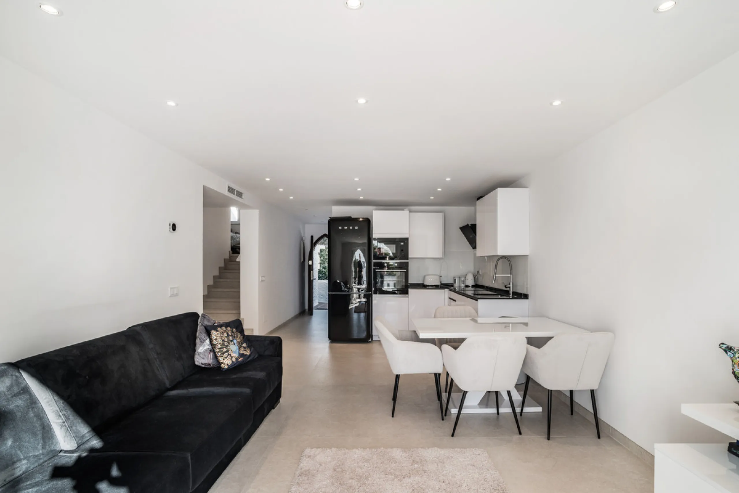 Apartment - Penthouse Duplex в продаже в Marbella, Málaga. В доме 3 спален и 2 ванных комнат. Площадь дома 105 м²