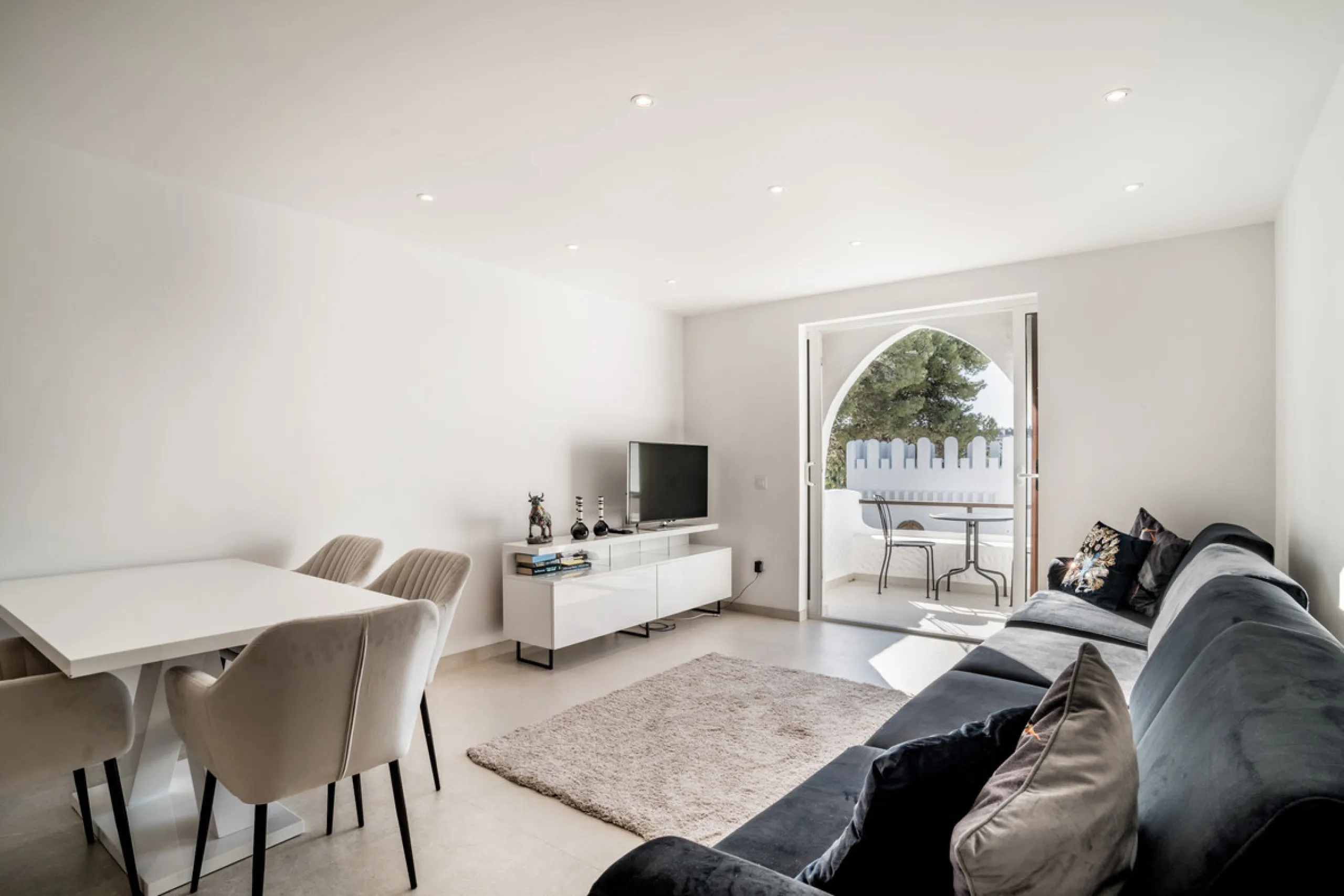 Apartment - Penthouse Duplex в продаже в Marbella, Málaga. В доме 3 спален и 2 ванных комнат. Площадь дома 105 м²