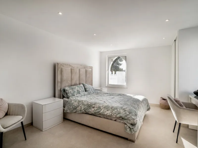 Apartment - Penthouse Duplex в продаже в Marbella, Málaga. В доме 3 спален и 2 ванных комнат. Площадь дома 105 м²