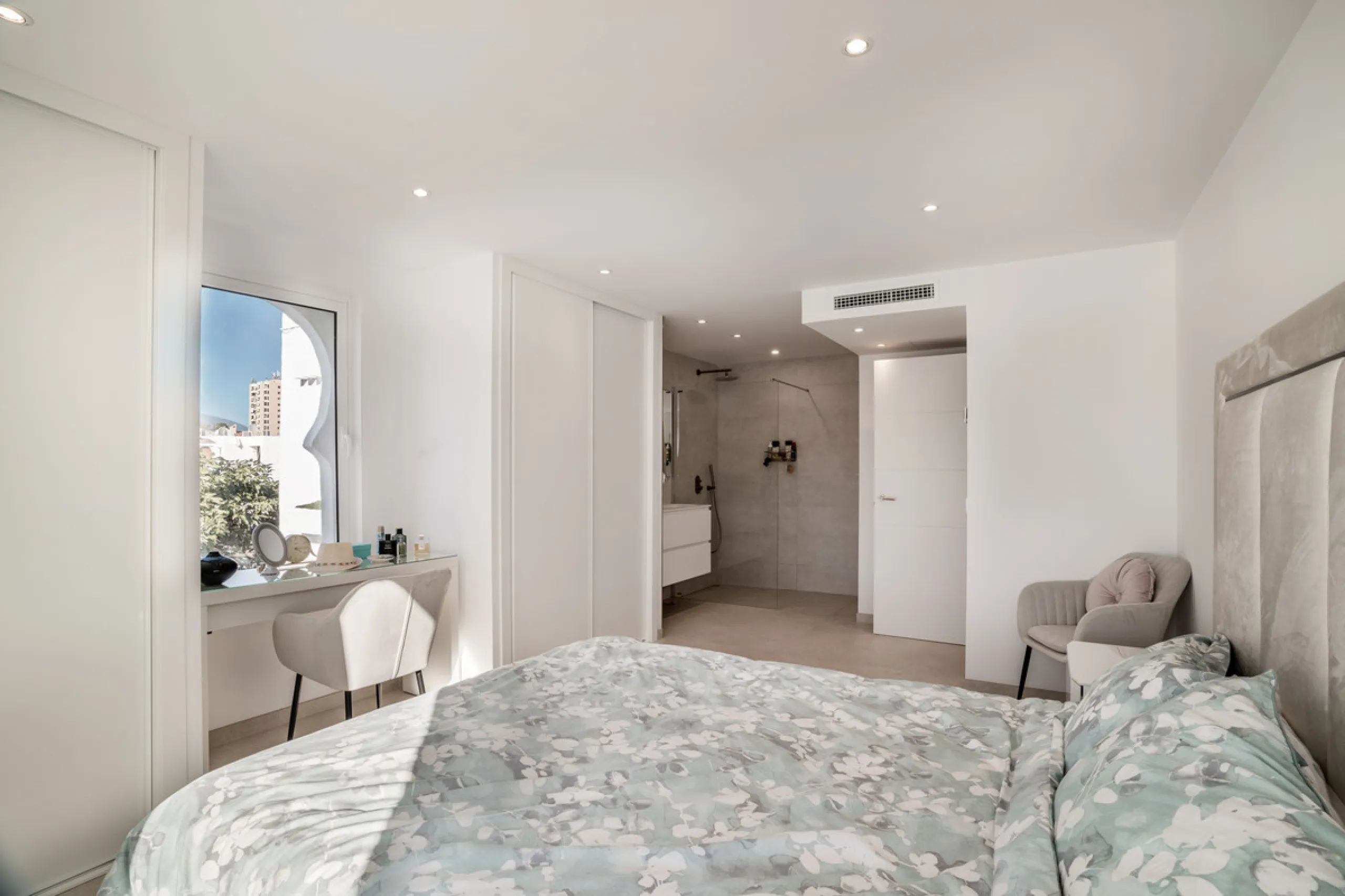 Apartment - Penthouse Duplex в продаже в Marbella, Málaga. В доме 3 спален и 2 ванных комнат. Площадь дома 105 м²