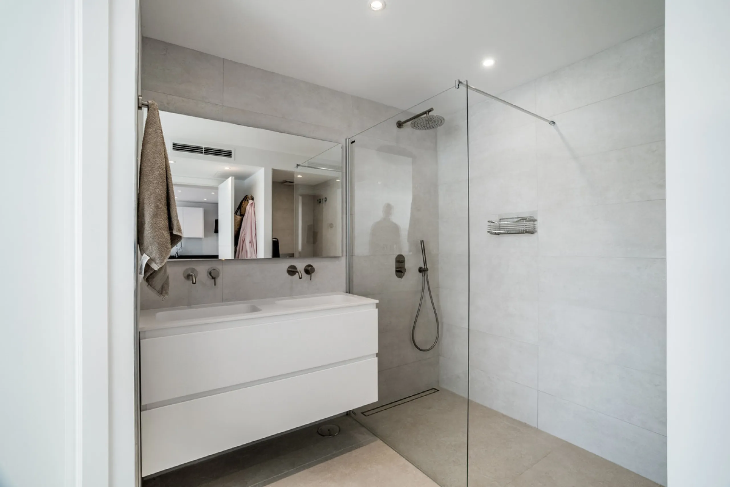 Apartment - Penthouse Duplex в продаже в Marbella, Málaga. В доме 3 спален и 2 ванных комнат. Площадь дома 105 м²