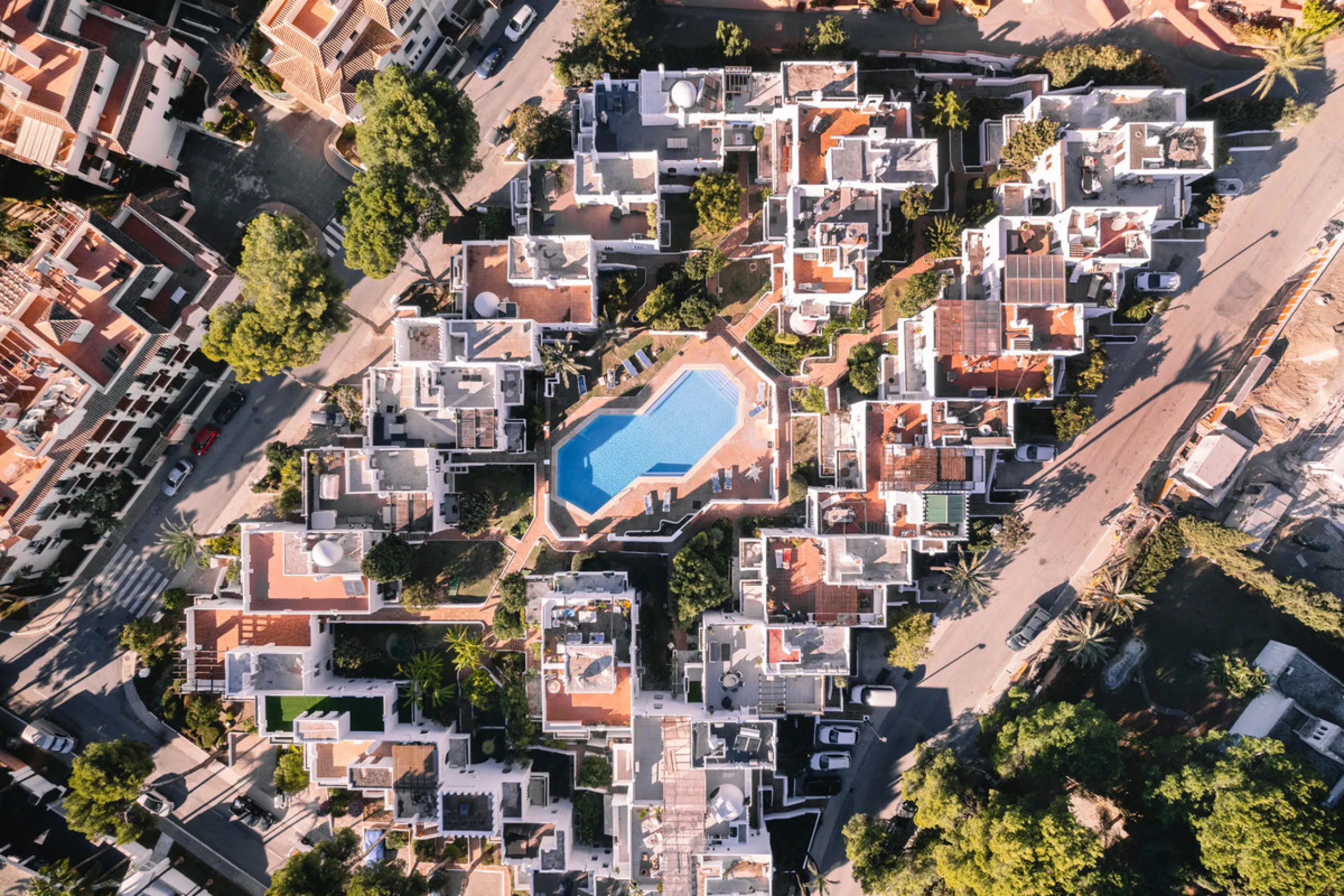 Apartment - Penthouse Duplex в продаже в Marbella, Málaga. В доме 3 спален и 2 ванных комнат. Площадь дома 105 м²