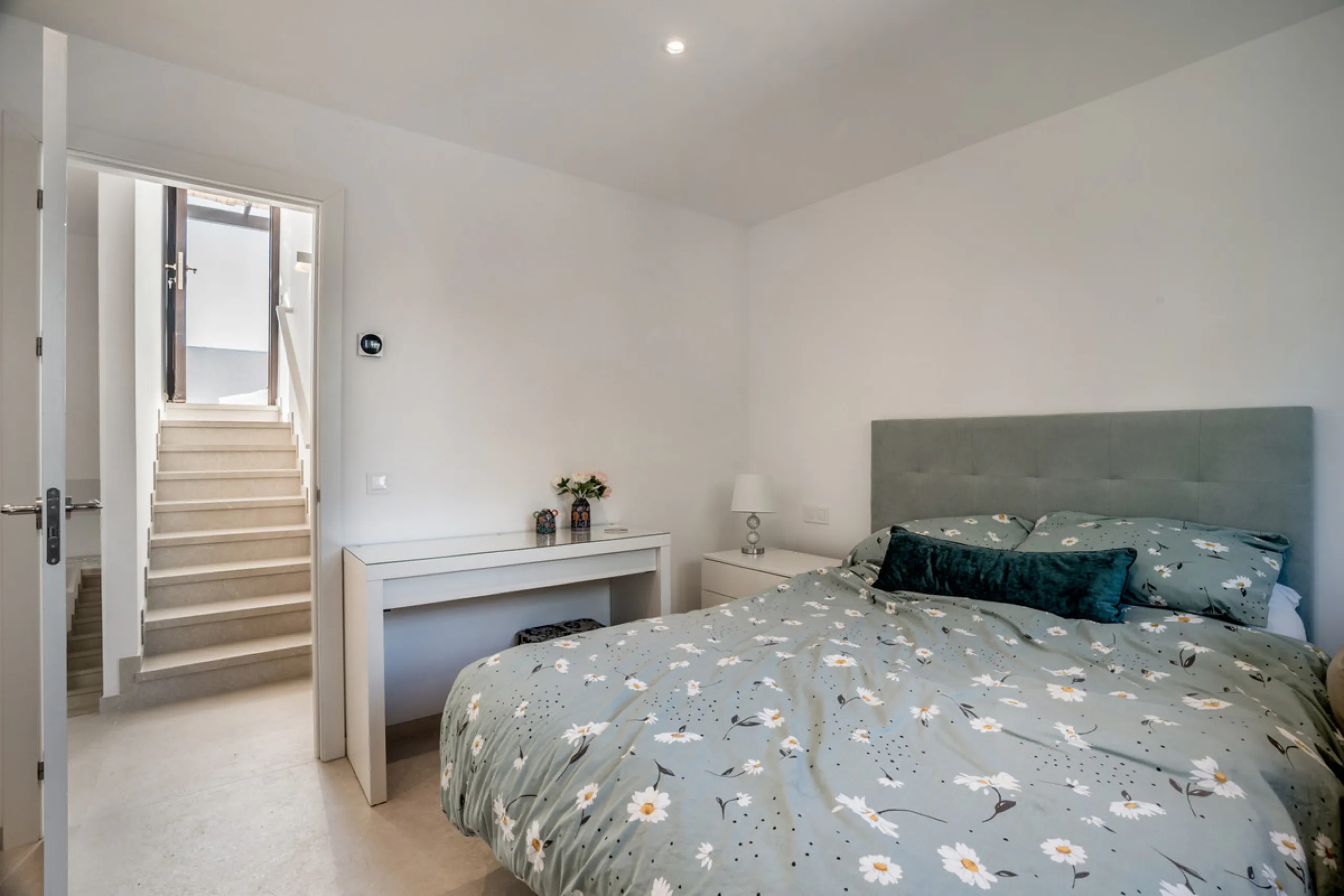 Apartment - Penthouse Duplex в продаже в Marbella, Málaga. В доме 3 спален и 2 ванных комнат. Площадь дома 105 м²