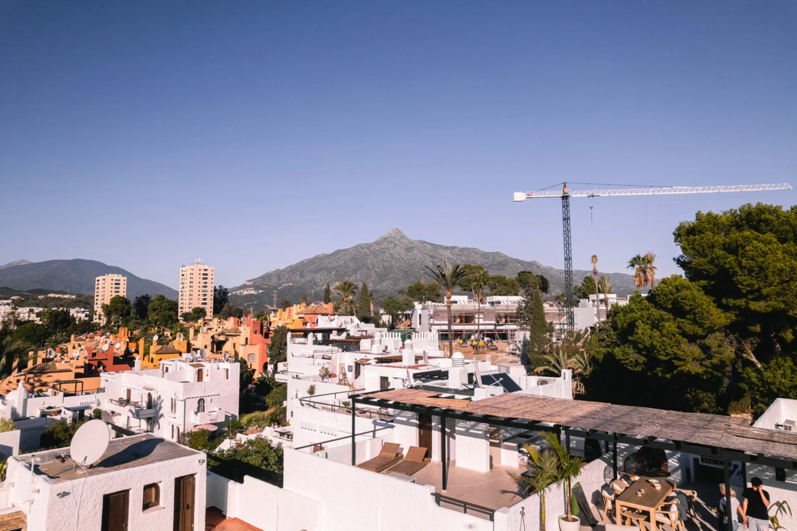 Apartment - Penthouse Duplex в продаже в Marbella, Málaga. В доме 3 спален и 2 ванных комнат. Площадь дома 105 м²