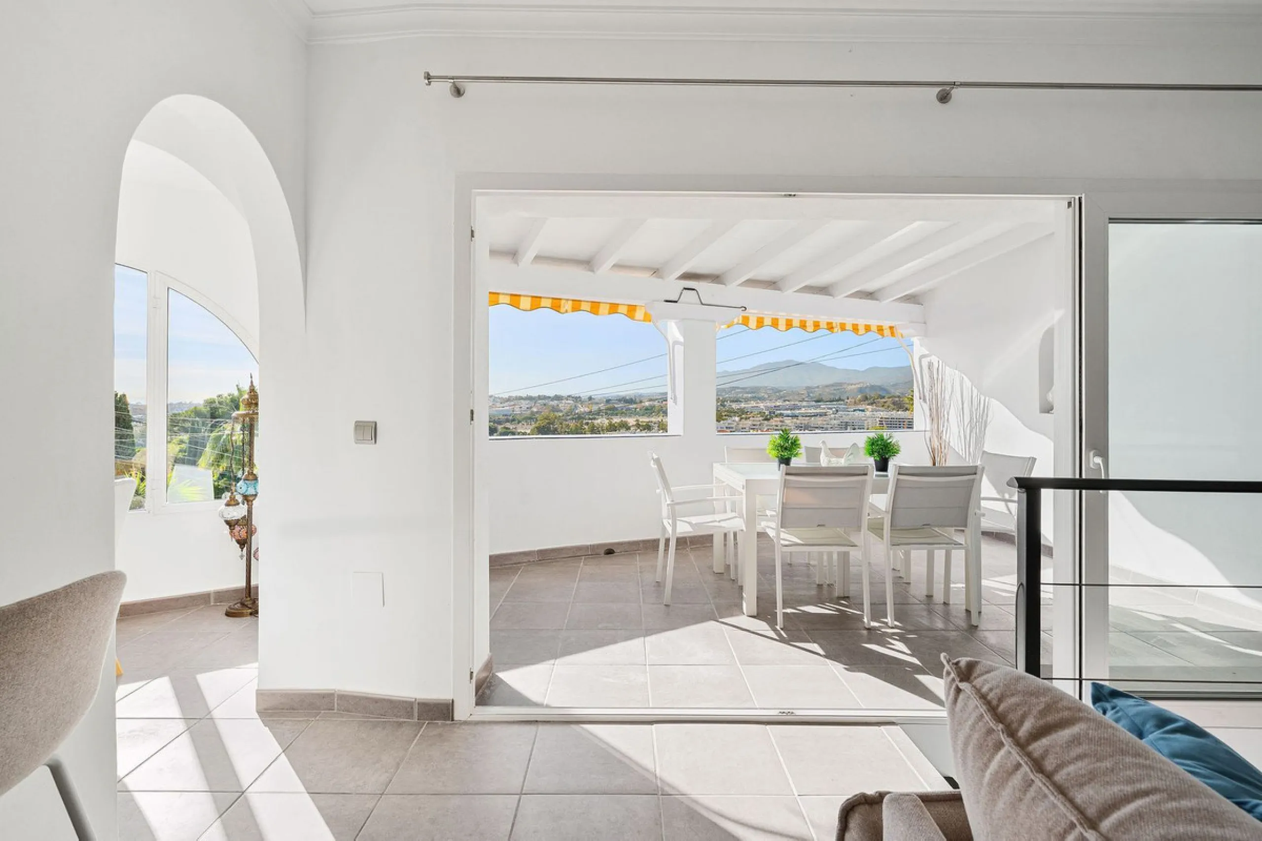 House - Semi-Detached House в продаже в Marbella, Málaga. В доме 3 спален и 3 ванных комнат. Площадь дома 114 м². Площадь участка 179 м²