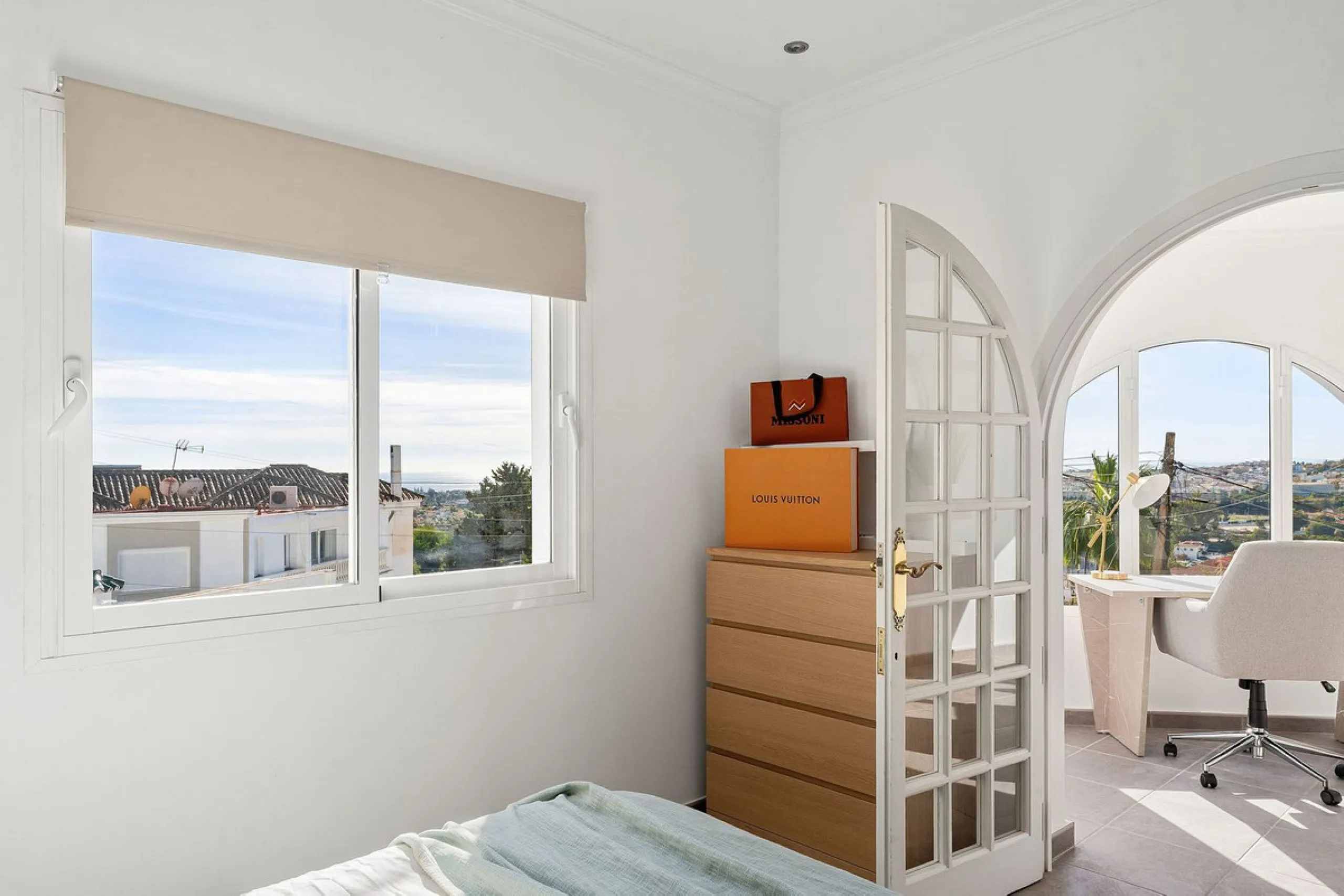 House - Semi-Detached House в продаже в Marbella, Málaga. В доме 3 спален и 3 ванных комнат. Площадь дома 114 м². Площадь участка 179 м²