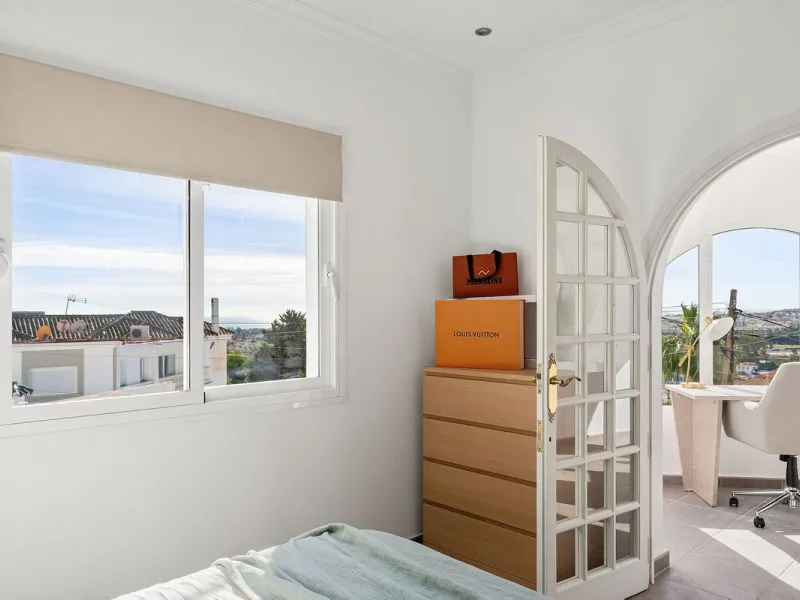 House - Semi-Detached House в продаже в Marbella, Málaga. В доме 3 спален и 3 ванных комнат. Площадь дома 114 м². Площадь участка 179 м²