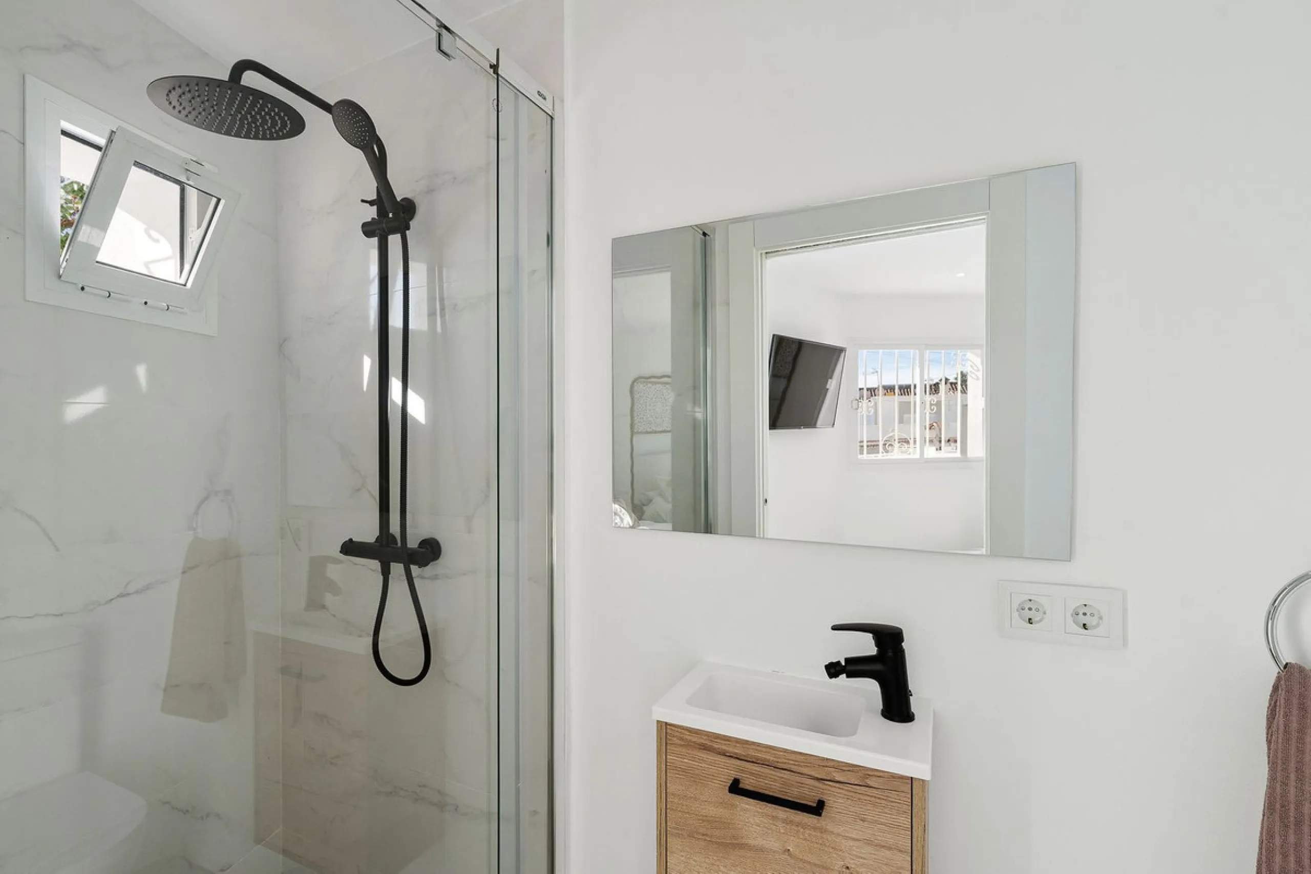 House - Semi-Detached House в продаже в Marbella, Málaga. В доме 3 спален и 3 ванных комнат. Площадь дома 114 м². Площадь участка 179 м²