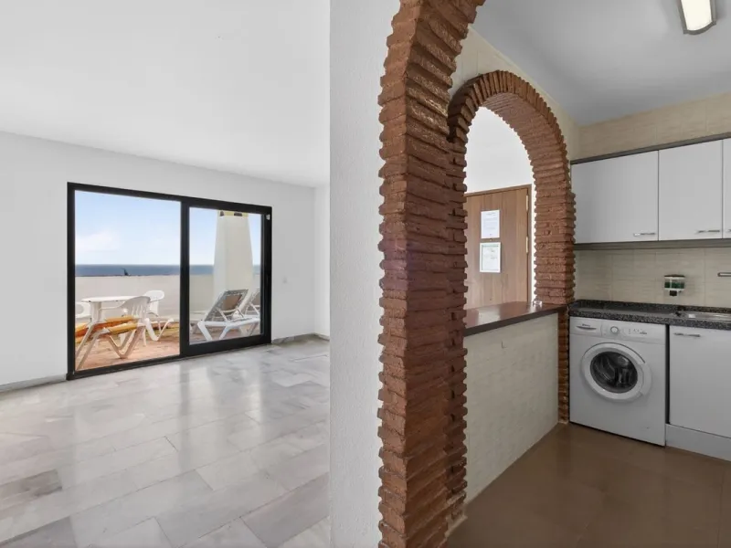 Welcome to this stunning 2-bedroom, 2-bathroom apartment in the heart of Calahonda! This prime example of modern living on the Costa del Sol offers a generous 93 sqm of living space, featuring two terraces with breathtaking views of the sea, garden, and c