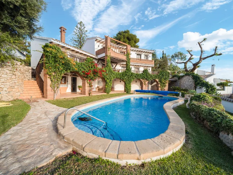 Exceptional Opportunity! Stunning Country-Style Villa with Panoramic Views – Lomas de Mijas