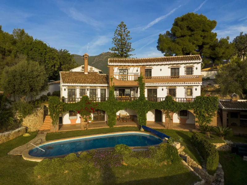 Exceptional Opportunity! Stunning Country-Style Villa with Panoramic Views – Lomas de Mijas