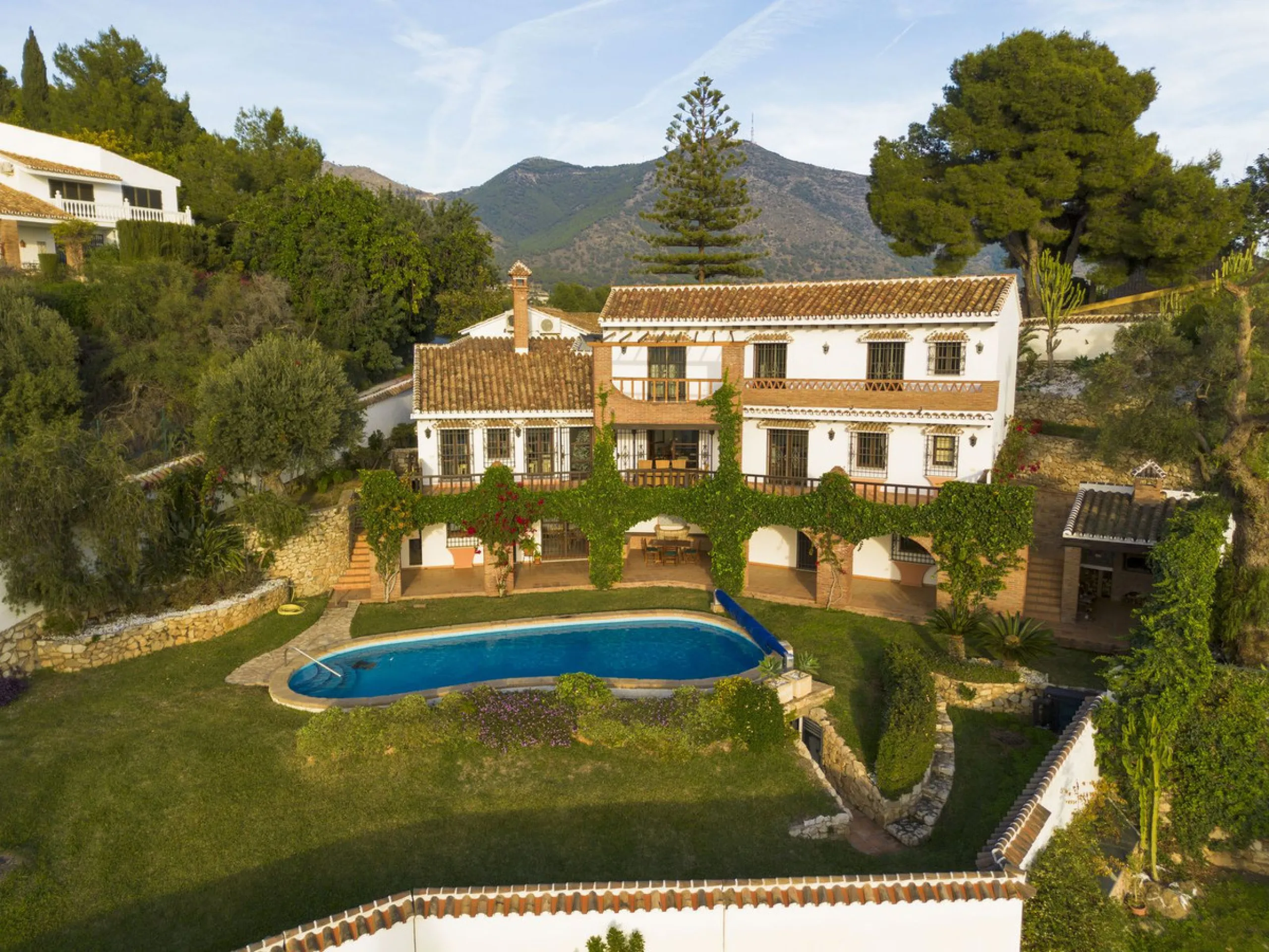 Exceptional Opportunity! Stunning Country-Style Villa with Panoramic Views – Lomas de Mijas