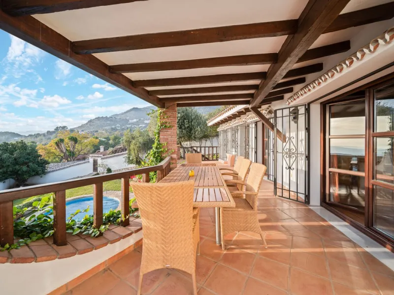Exceptional Opportunity! Stunning Country-Style Villa with Panoramic Views – Lomas de Mijas