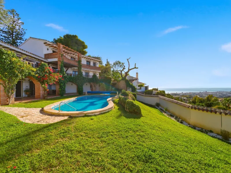 Exceptional Opportunity! Stunning Country-Style Villa with Panoramic Views – Lomas de Mijas