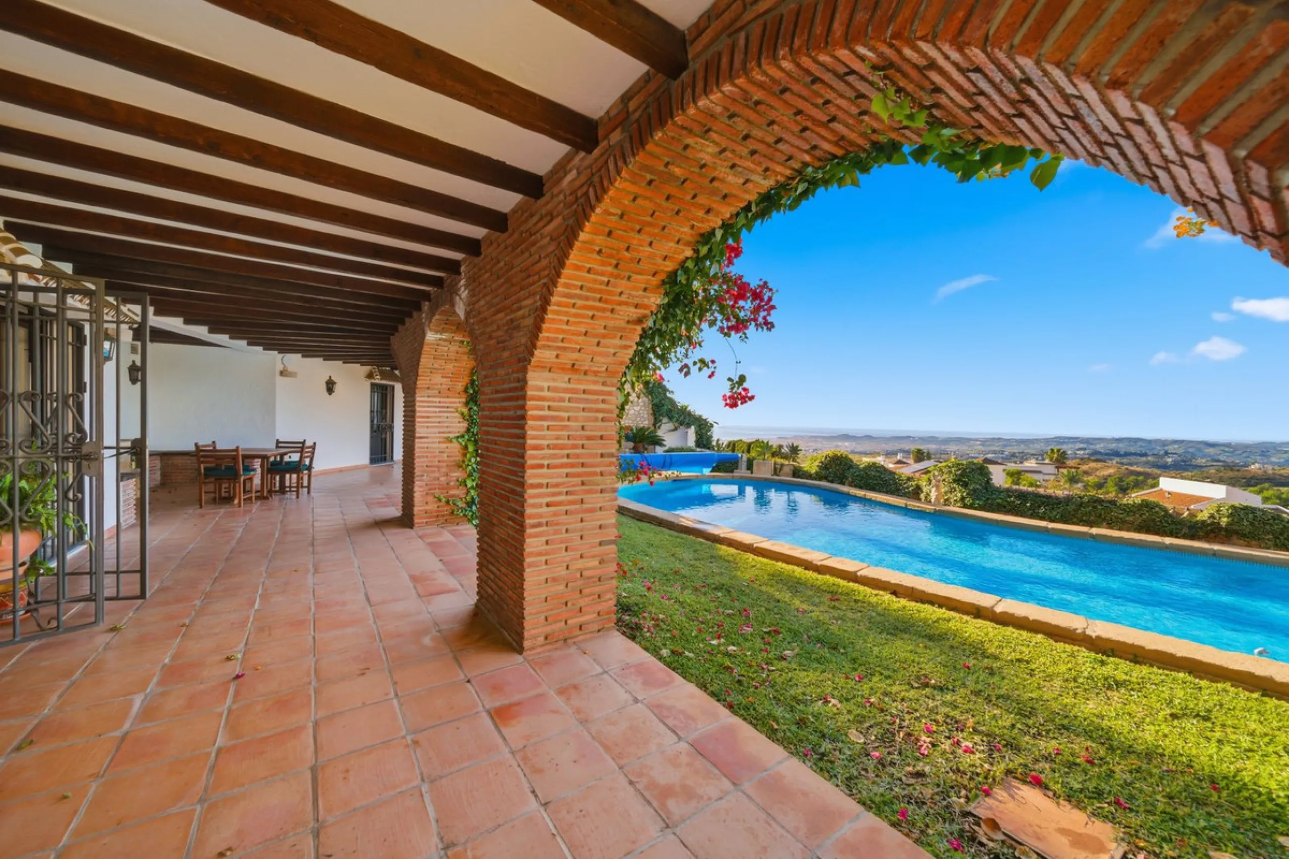 Exceptional Opportunity! Stunning Country-Style Villa with Panoramic Views – Lomas de Mijas