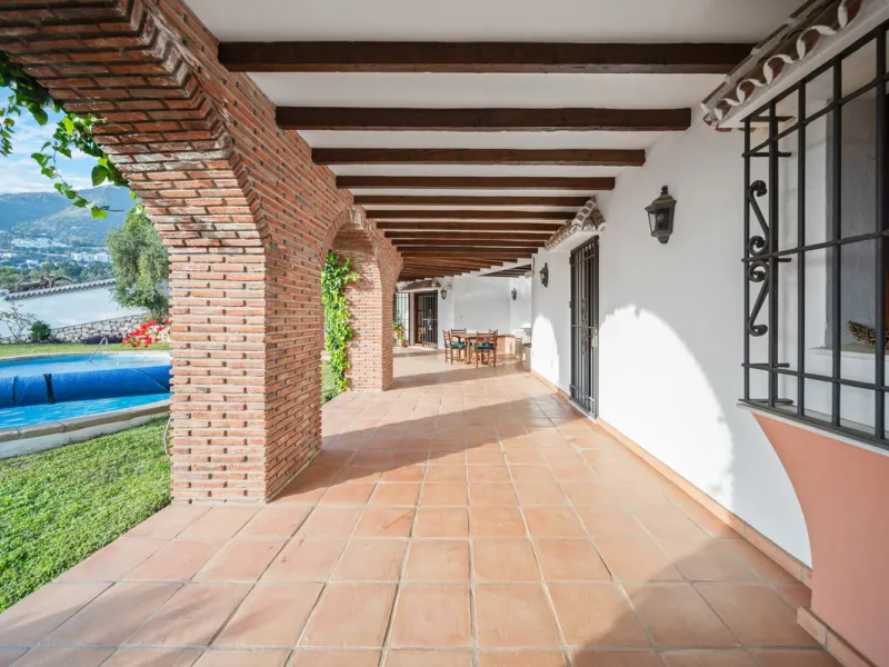 Exceptional Opportunity! Stunning Country-Style Villa with Panoramic Views – Lomas de Mijas