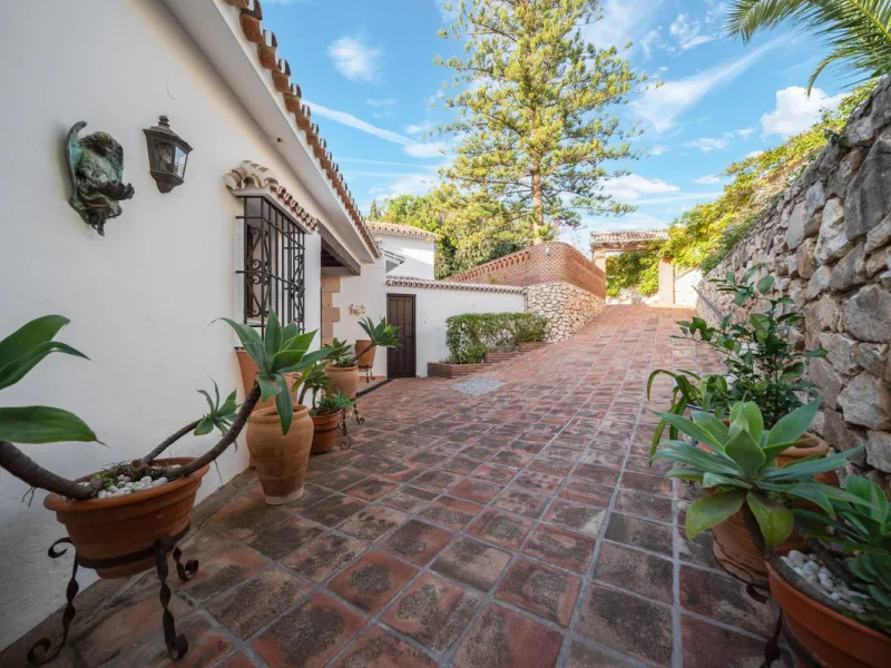 Exceptional Opportunity! Stunning Country-Style Villa with Panoramic Views – Lomas de Mijas