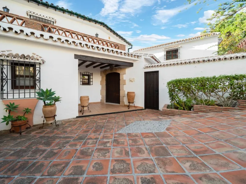 Exceptional Opportunity! Stunning Country-Style Villa with Panoramic Views – Lomas de Mijas