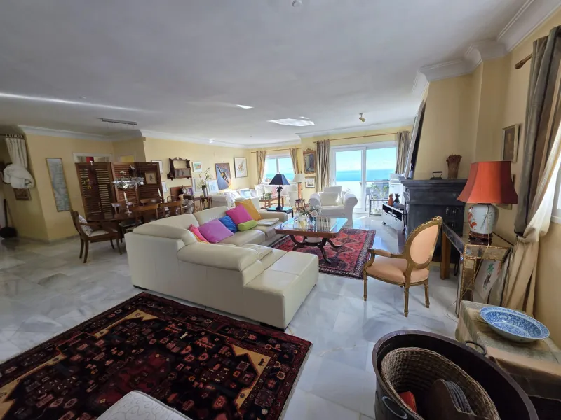 BREATHTAKING SEA VIEWS from every corner of this apartment!!!